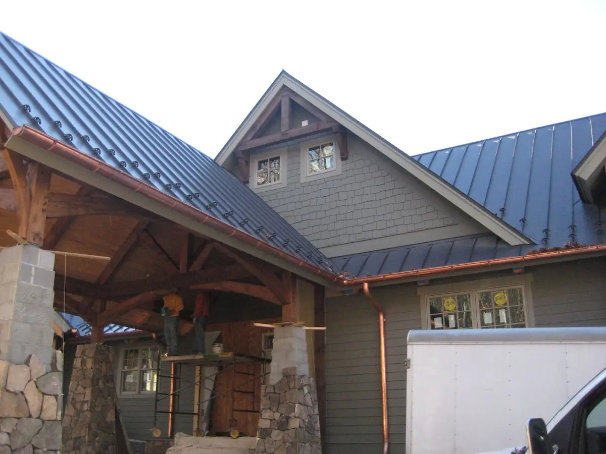 Craftsman Roofing team delivering quality roofing work in Magna